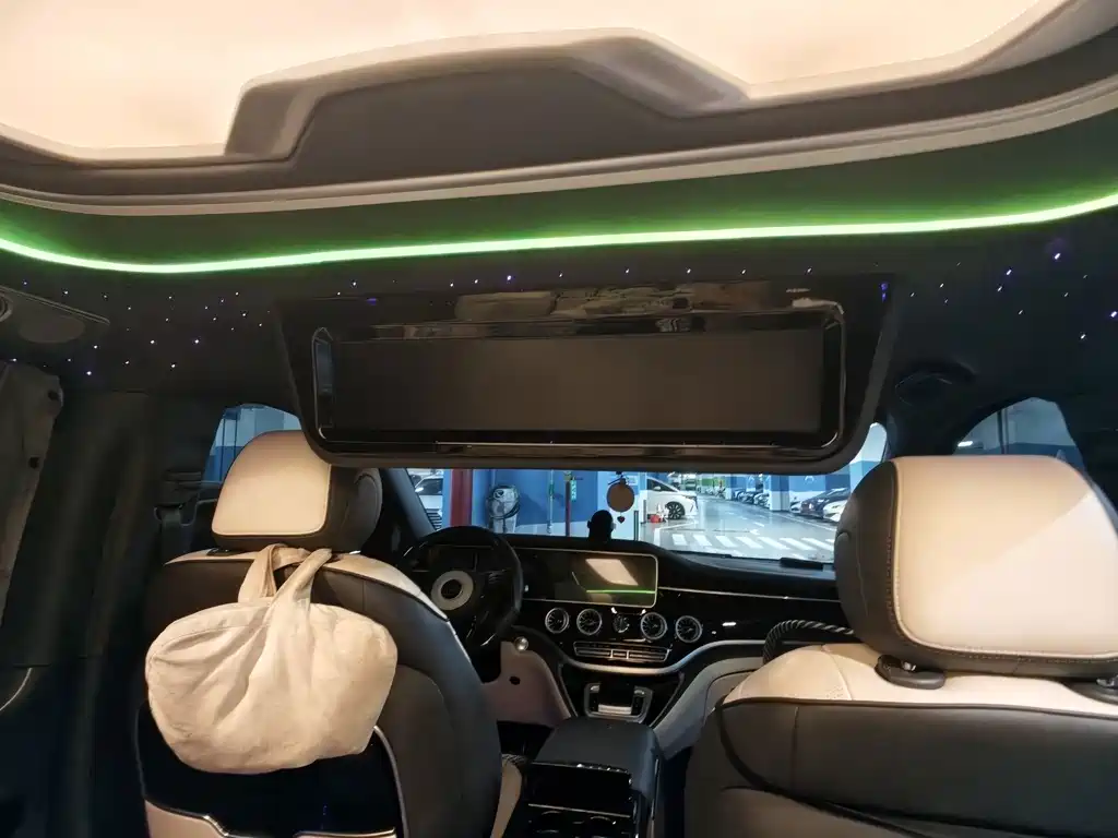 Mercedes-Benz Vito 2023 — фото 10