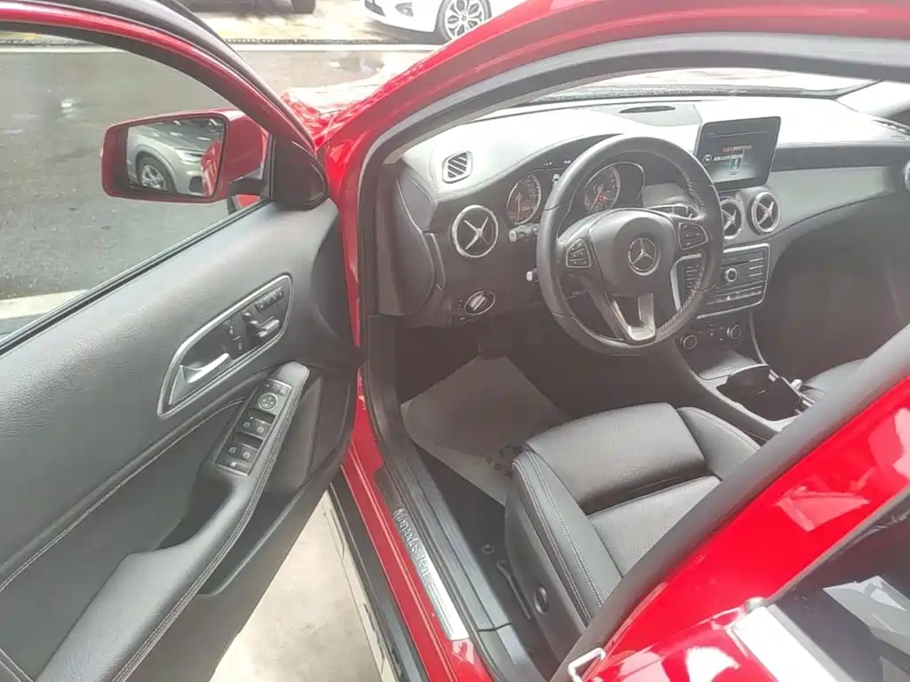 Mercedes-Benz GLA 2017 — фото 16