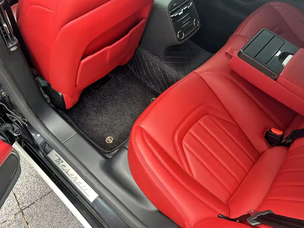 Maserati Quattroporte 2015 — фото 8