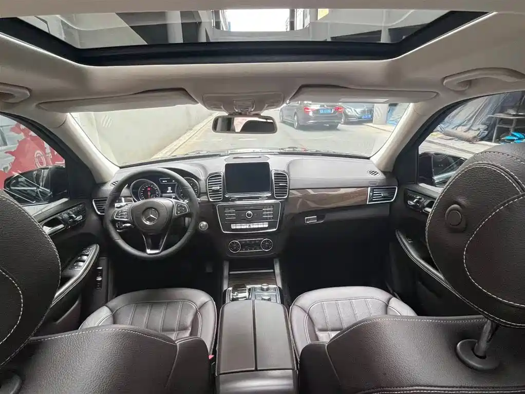 Mercedes-Benz GLS 2018 — фото 11