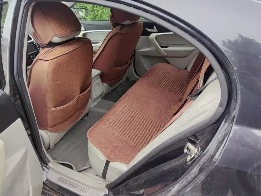 Geely Emgrand 2015 — фото 11