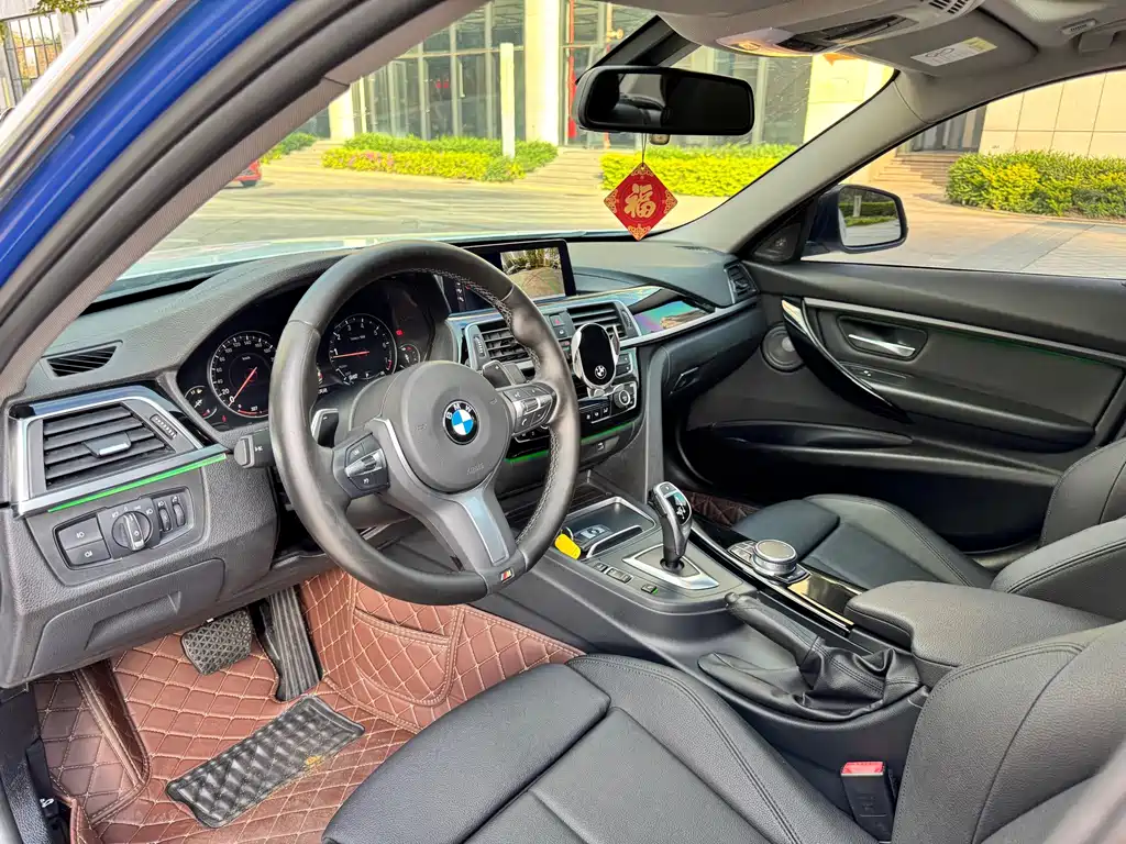BMW 3 Series 2019 — фото 9