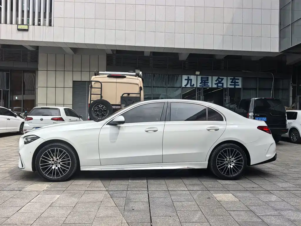 Mercedes-Benz C-Class 2023 — фото 15