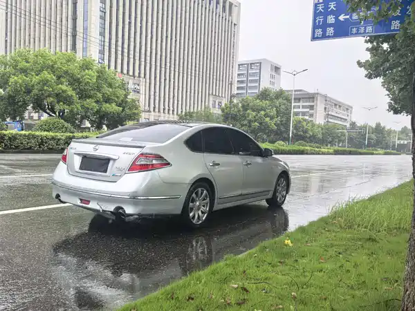 Nissan Teana 2010