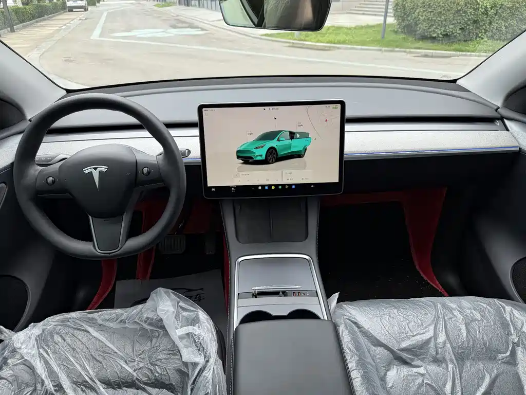 Tesla Model Y 2024 — фото 5