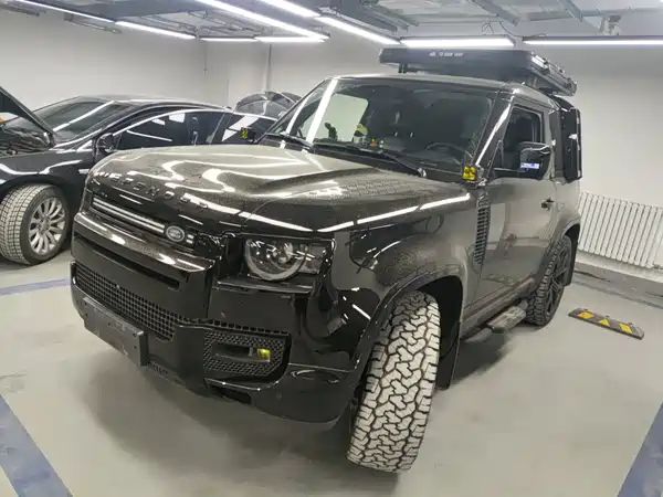Land Rover Defender 2023