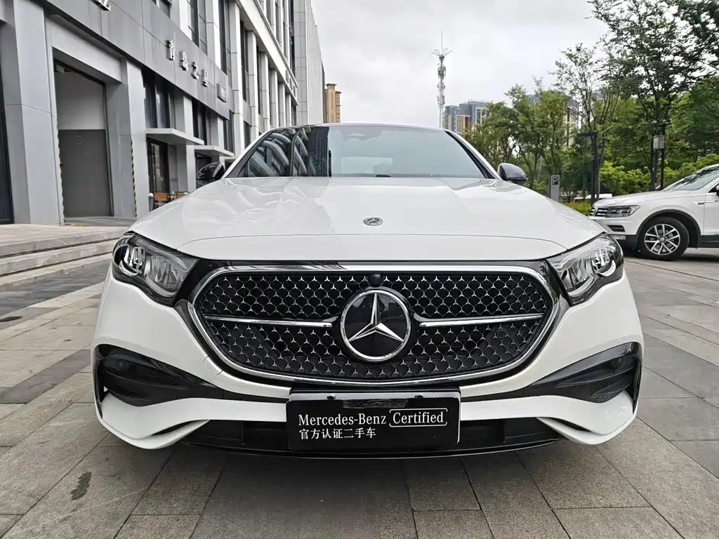 Mercedes-Benz E-Class 2025 — фото 3