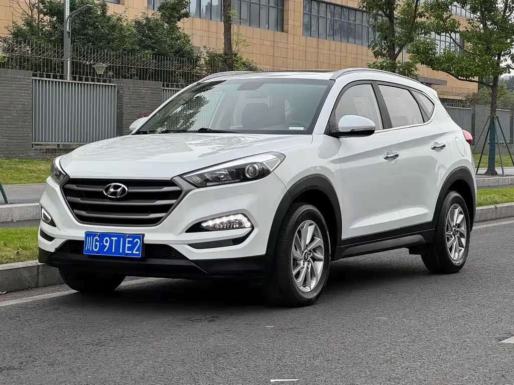 Hyundai Tucson 2017 — фото 1