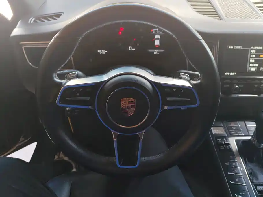 Porsche Macan 2015 — фото 15