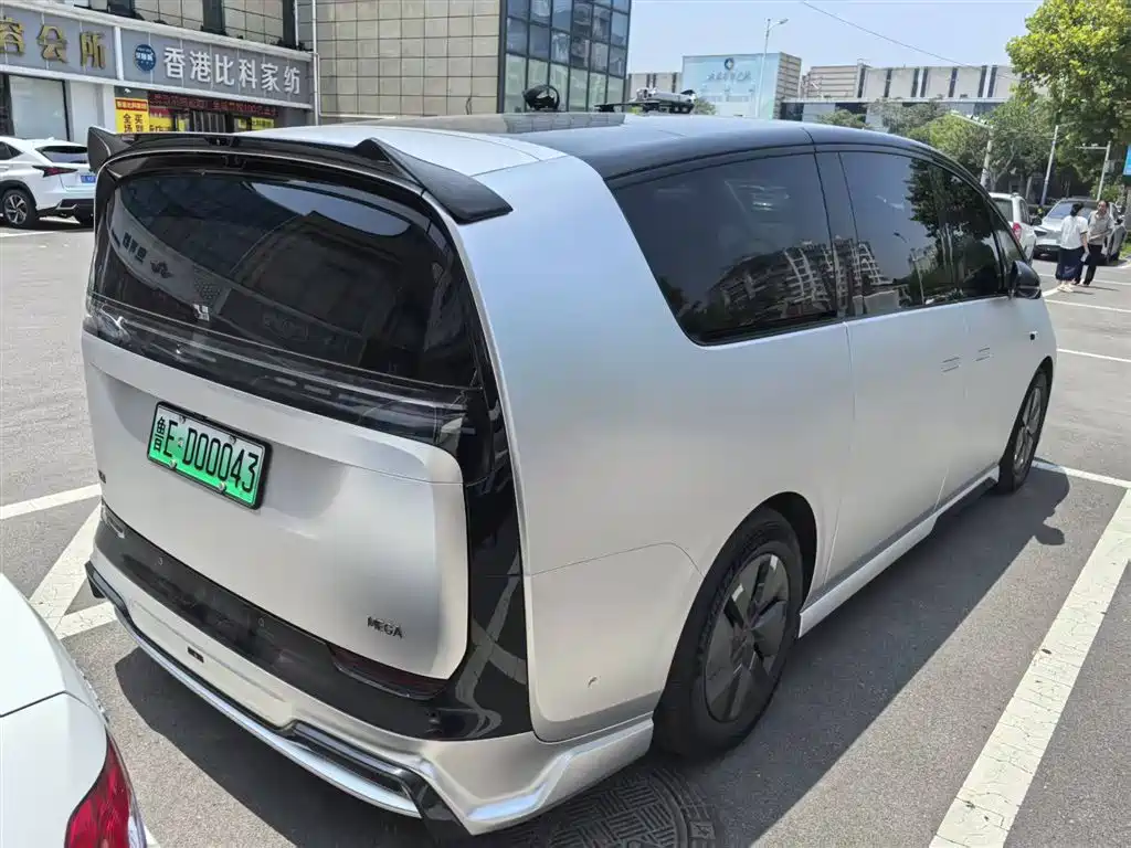 Li Auto Li MEGA 2025