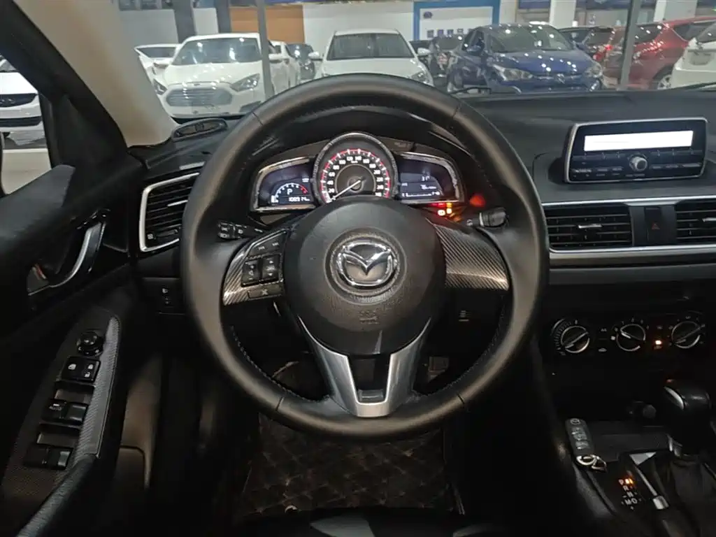 Mazda 3 Axela 2016 — фото 11