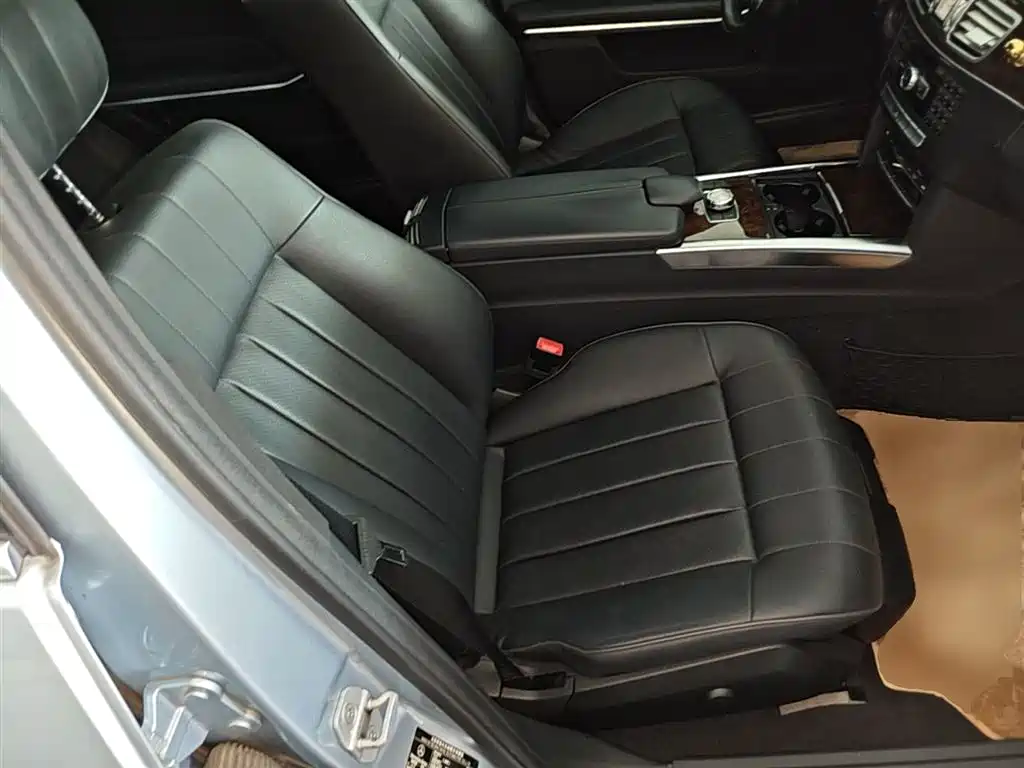 Mercedes-Benz E-Class 2015 — фото 25