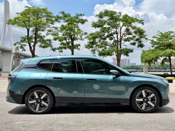 BMW iX 2022