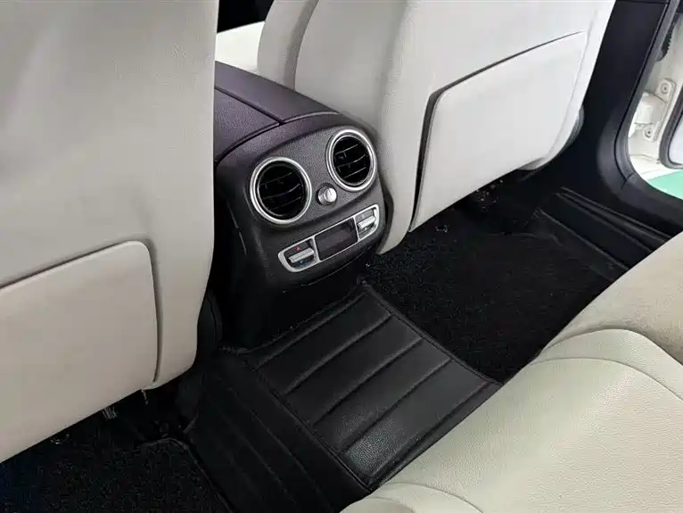 Mercedes-Benz C-Class 2018 — фото 11