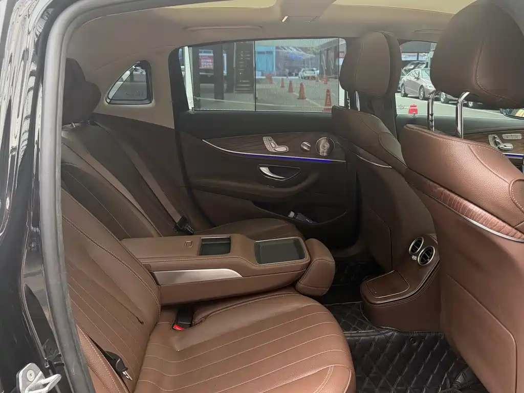 Mercedes-Benz E-Class 2023