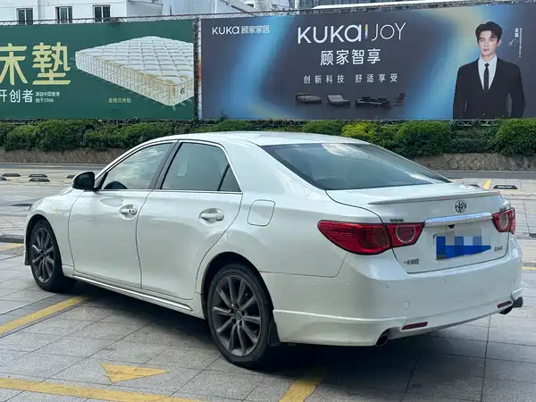 Toyota Reiz 2013