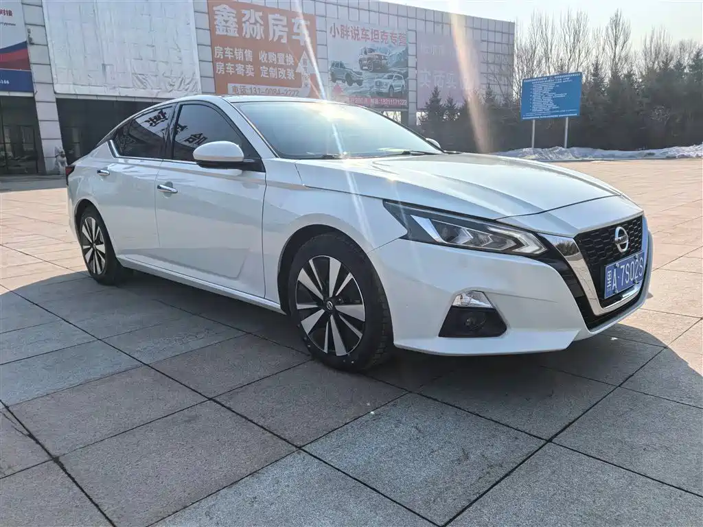 Nissan Teana 2022 — фото 1