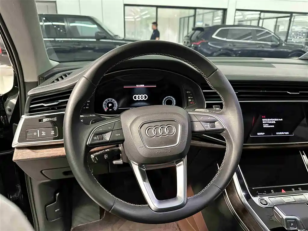 Audi Q7 2024 — фото 16