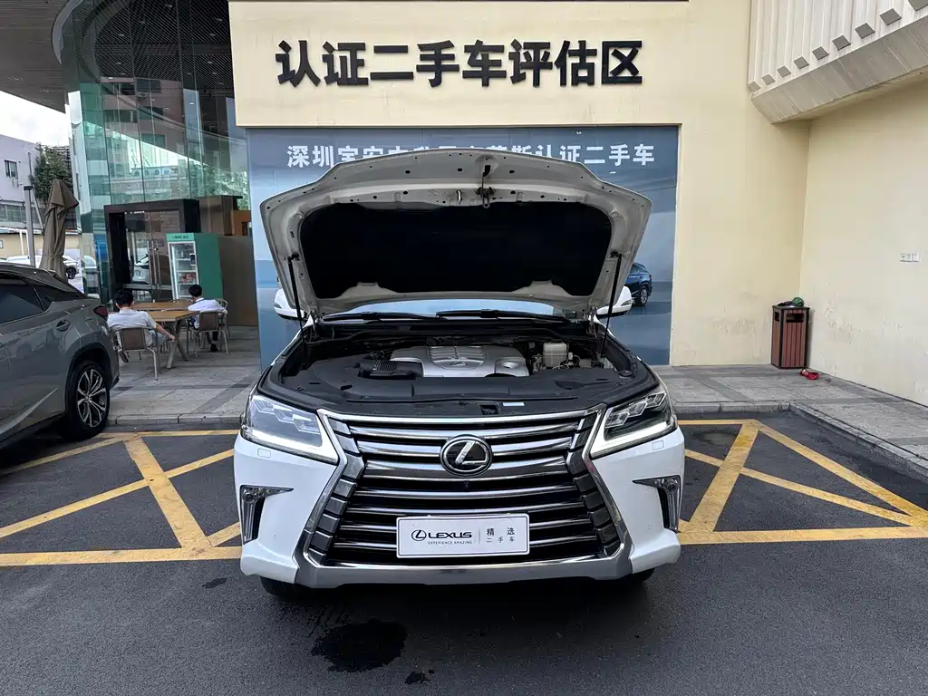 Lexus LX 2017 — фото 5