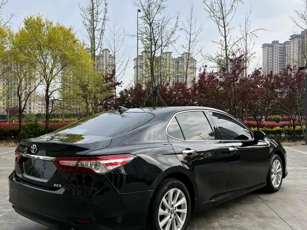 Toyota Camry 2021 — фото 4