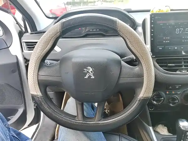 Peugeot 2008 2015