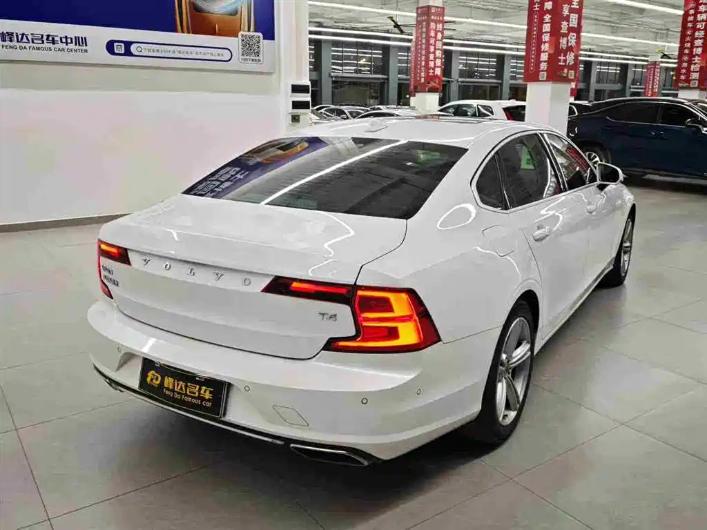 Volvo S90 2017 — фото 9