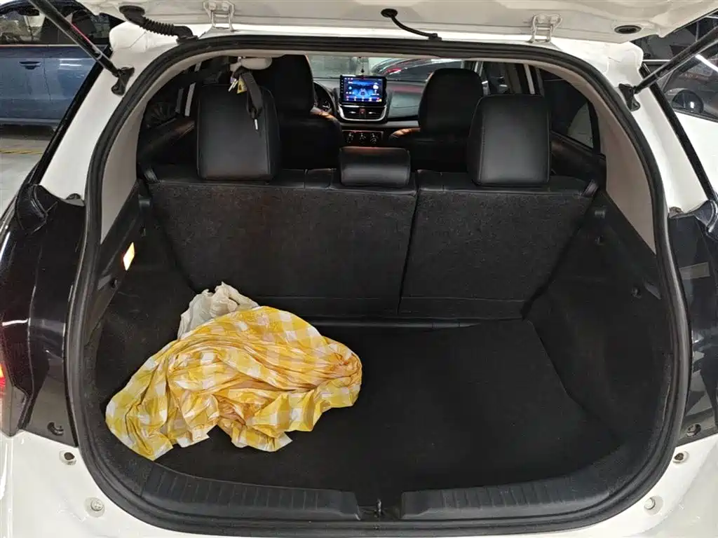 Toyota Yaris L 2021 — фото 19