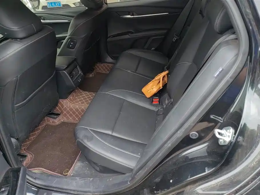 Toyota Camry 2025 — фото 11