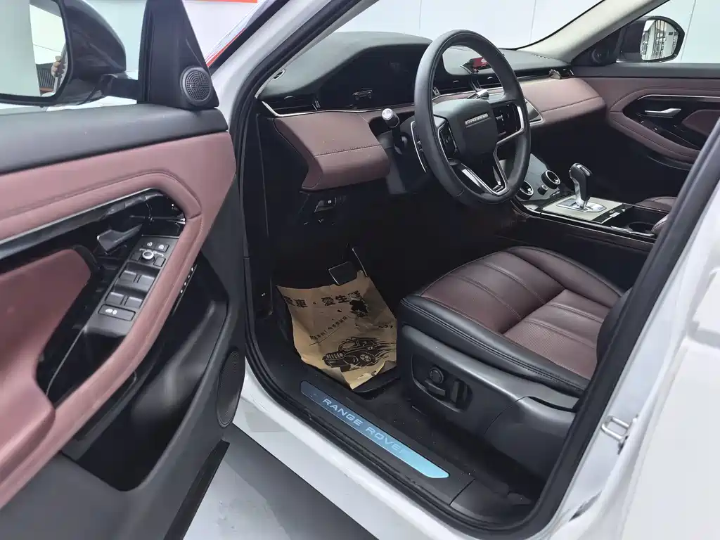 Land Rover Range Rover Evoque 2023 — фото 4