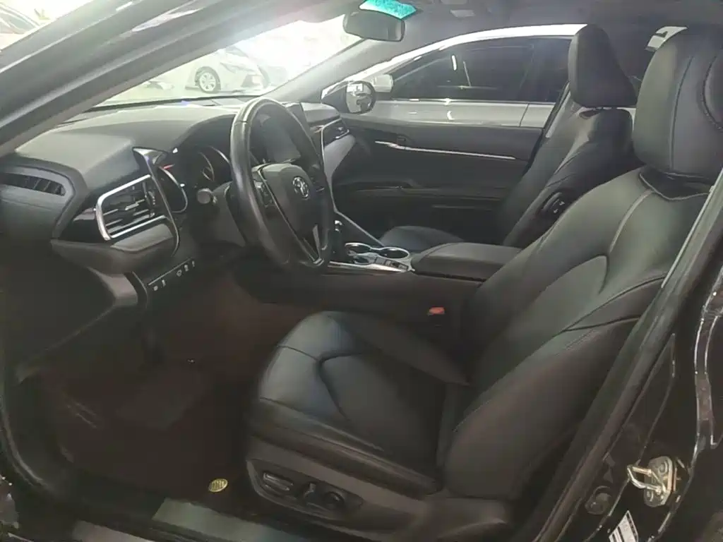 Toyota Camry 2022 — фото 15