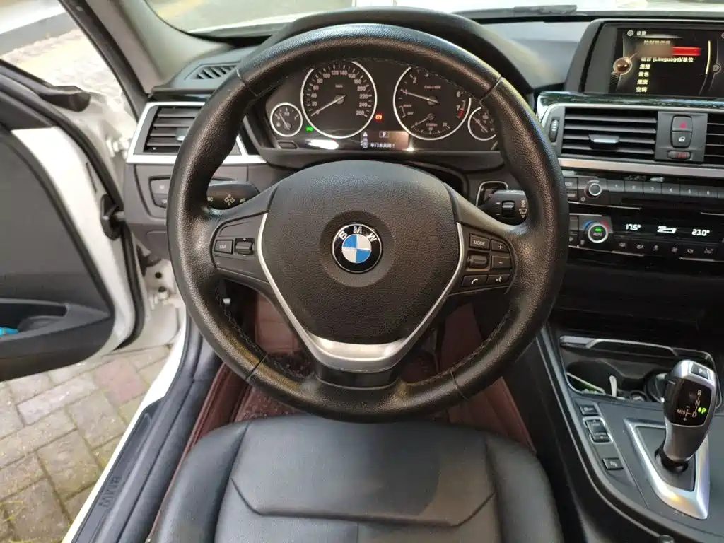 BMW 3 Series 2016