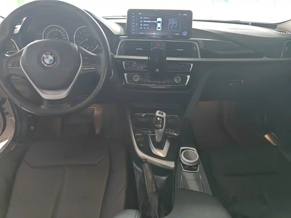 BMW 3 Series 2016 — фото 6