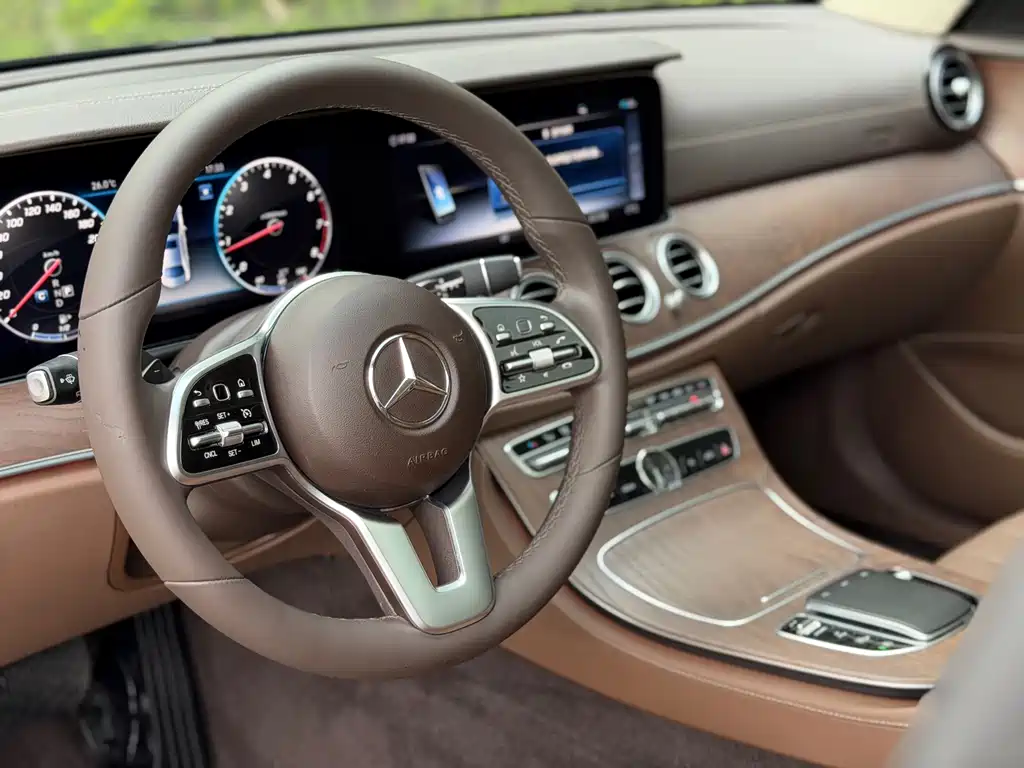 Mercedes-Benz E-Class 2020 — фото 8