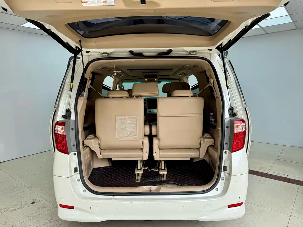 Toyota Alphard 2016 — фото 23