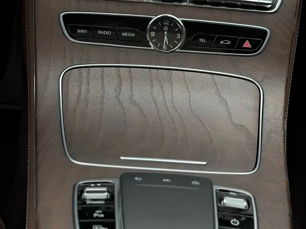 Mercedes-Benz E-Class 2020 — фото 11