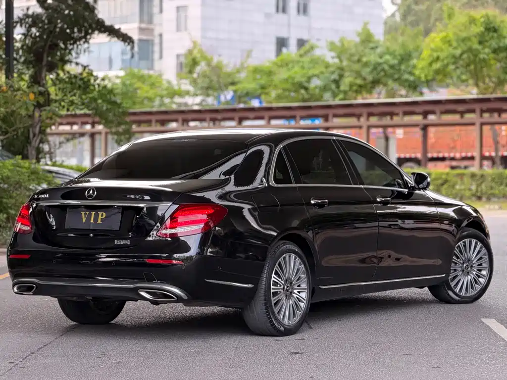 Mercedes-Benz E-Class 2020 — фото 17