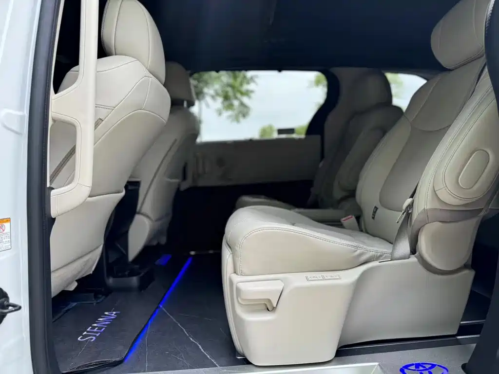 Toyota Sienna 2024