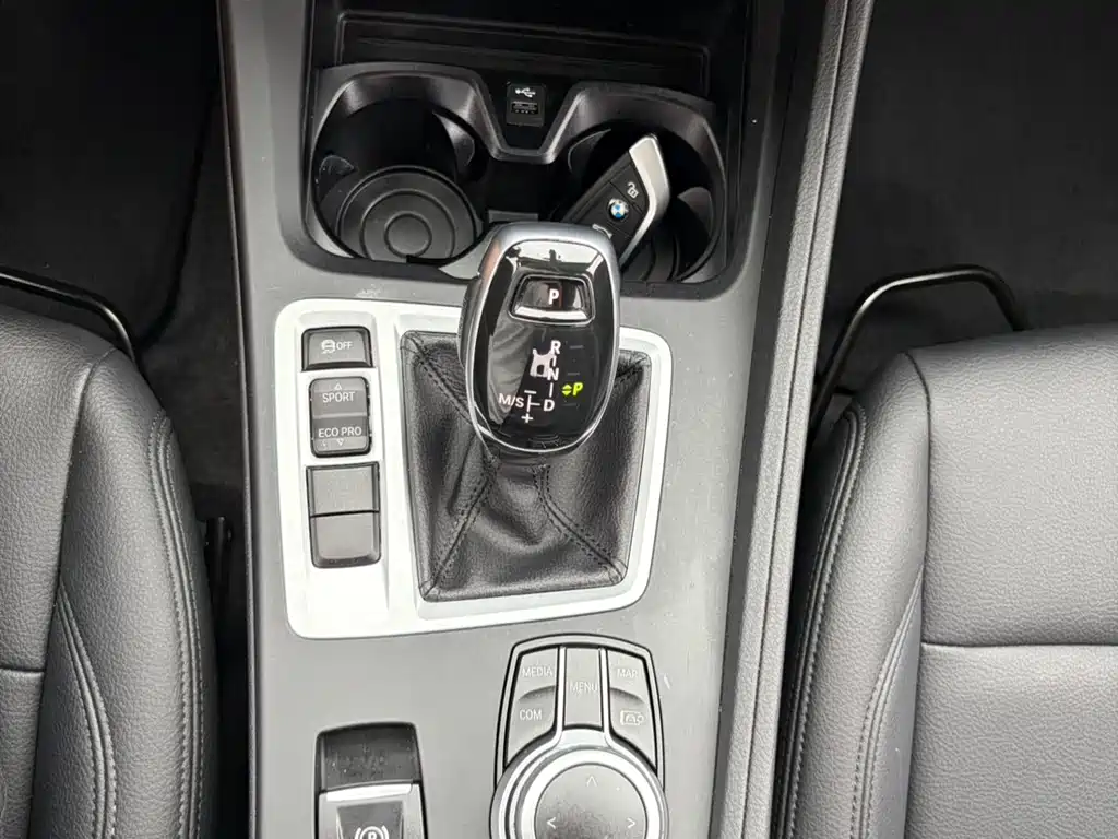 BMW 1 Series 2022 — фото 11