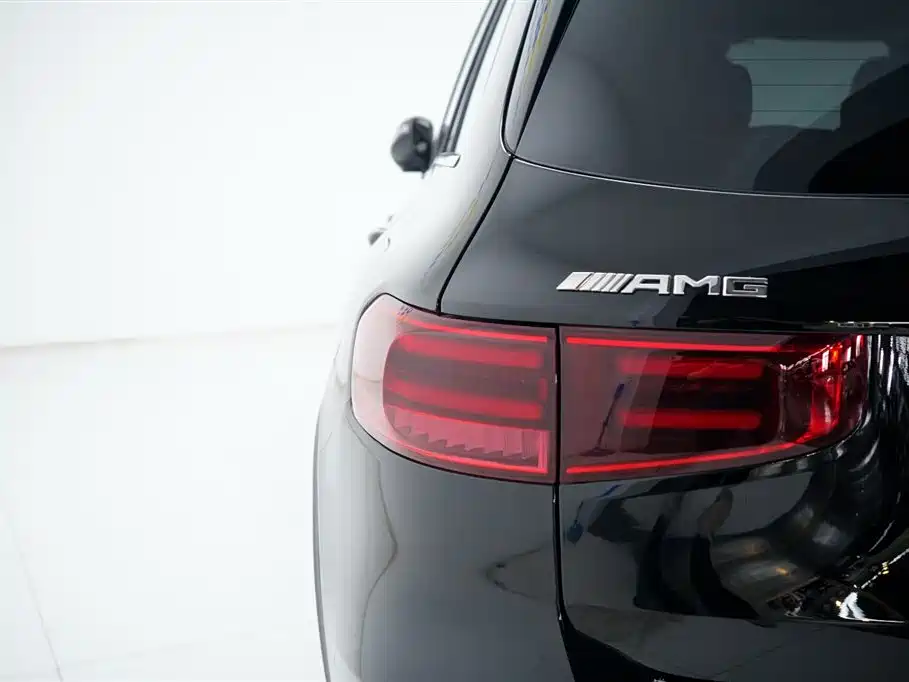 Mercedes-Benz GLB AMG 2024 — фото 19