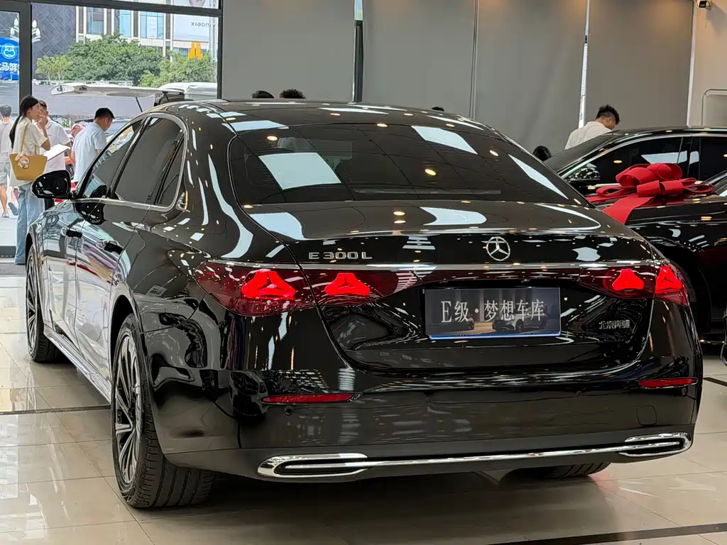Mercedes-Benz E-Class 2025 — фото 21