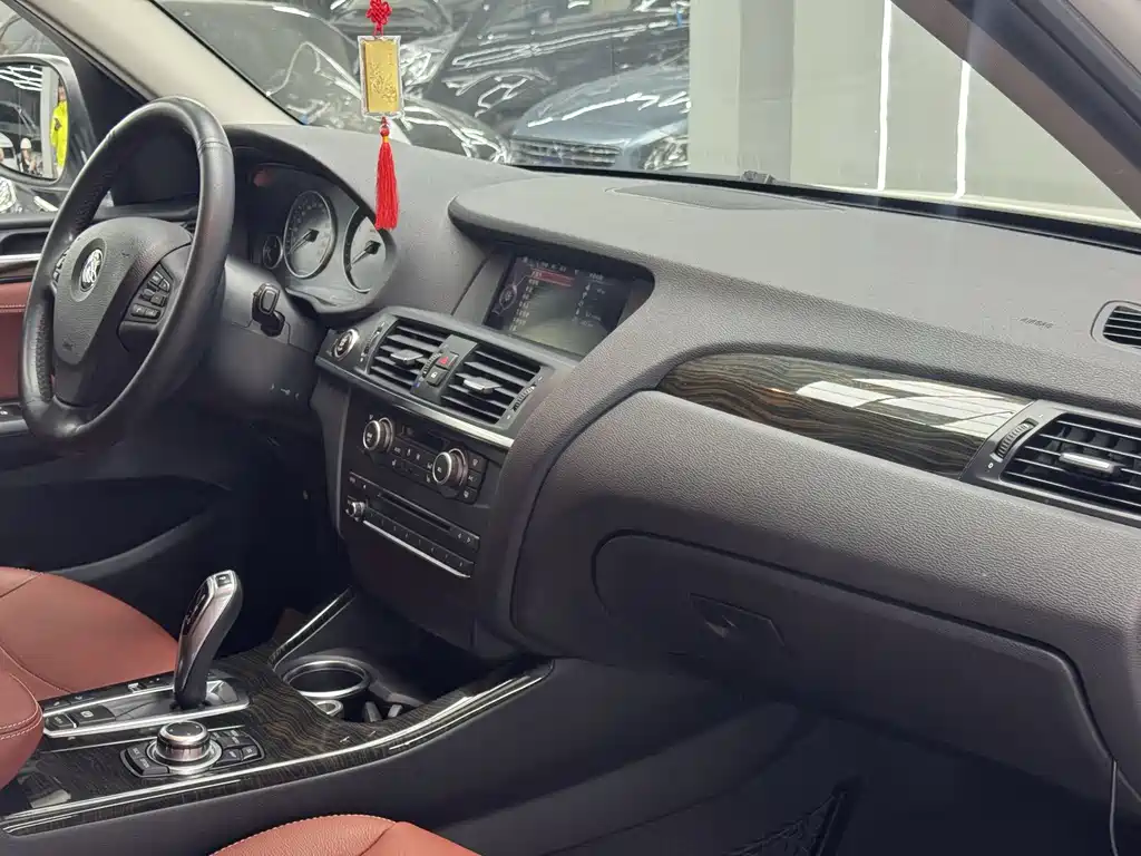 BMW X3 2013 — фото 17