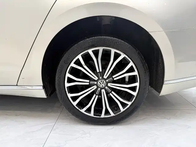 Volkswagen Phideon 2018 — фото 15
