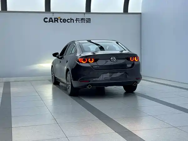 Mazda 3 Axela 2023