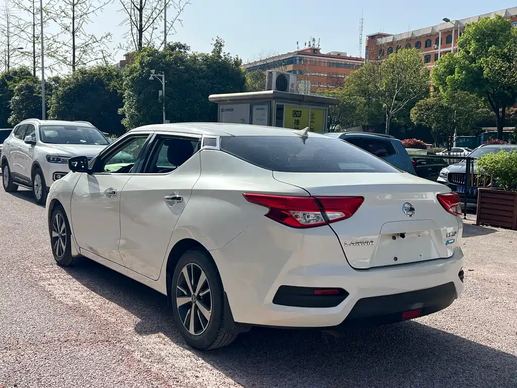 Nissan Bluebird 2019 — фото 14