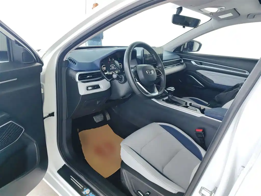 Geely Emgrand 2022 — фото 12