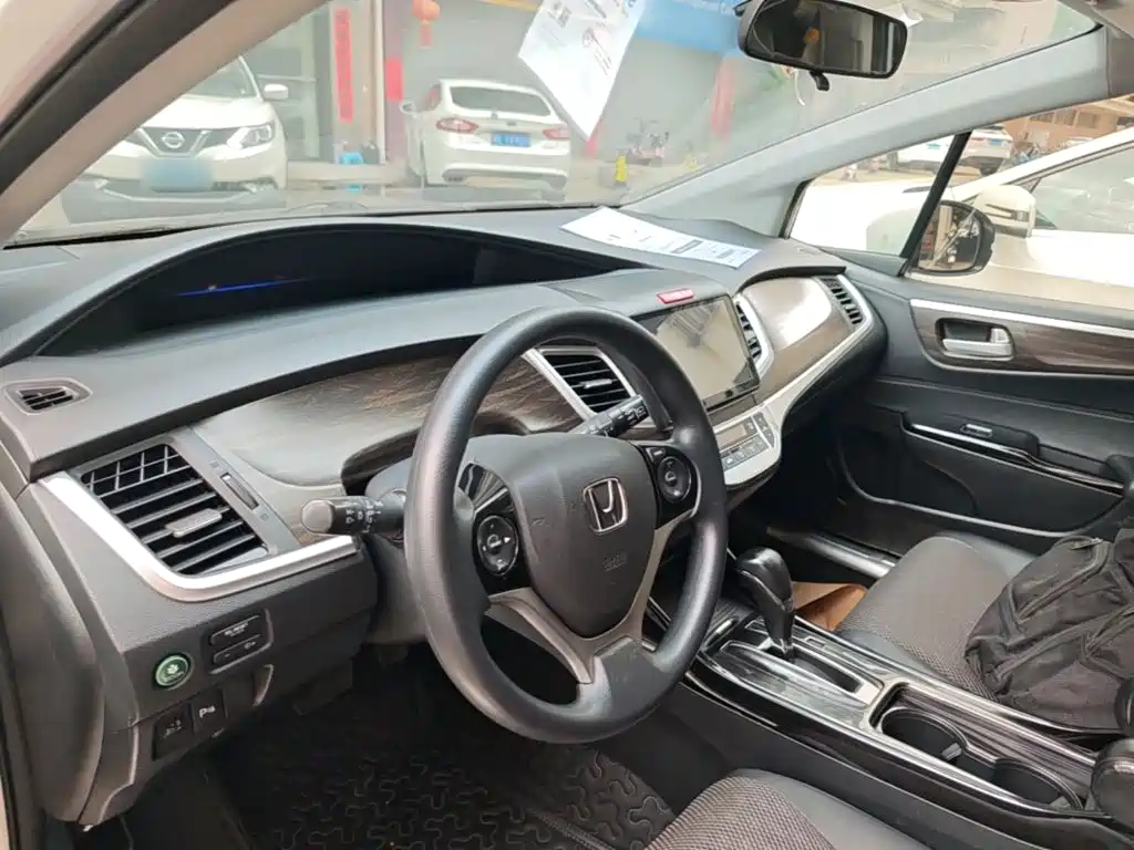 Honda Jade 2017 — фото 10