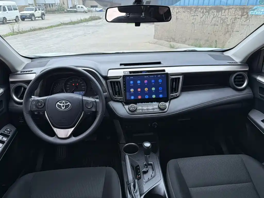 Toyota RAV4 2016 — фото 5