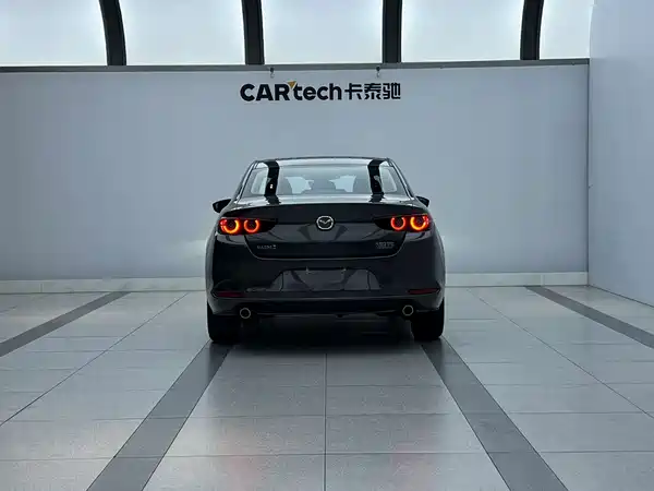 Mazda 3 Axela 2023