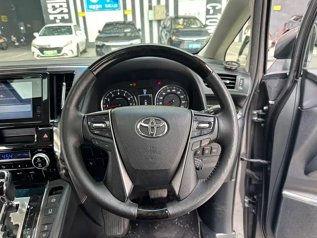 Toyota Alphard 2015 — фото 7