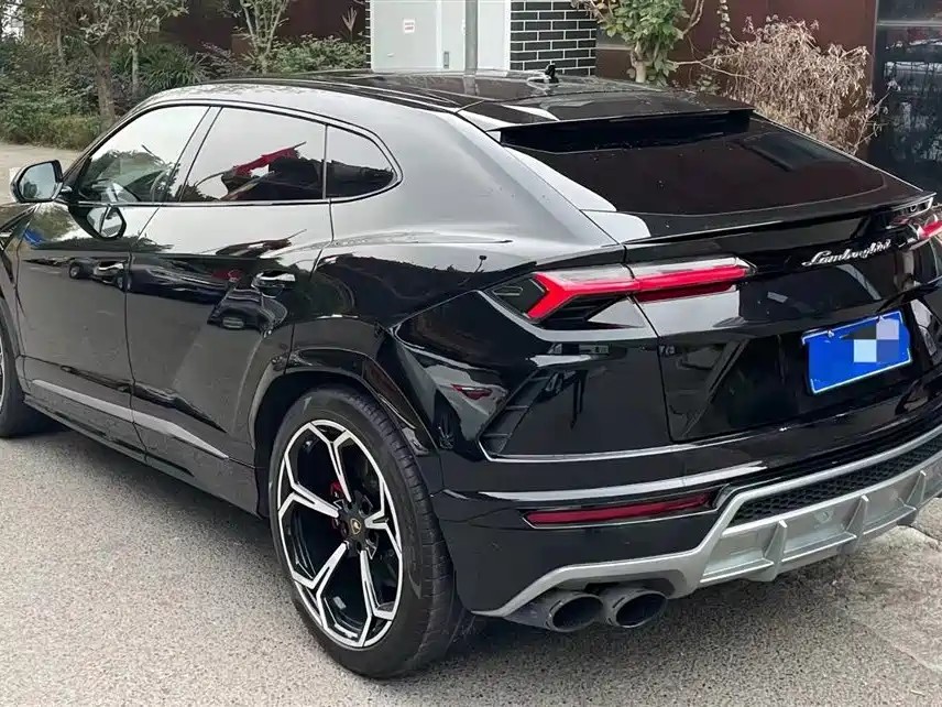 Lamborghini Urus 2019 — фото 6